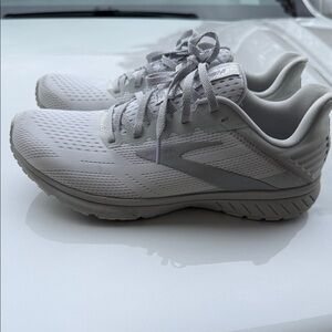 Brooks Light Gray Running Shoes